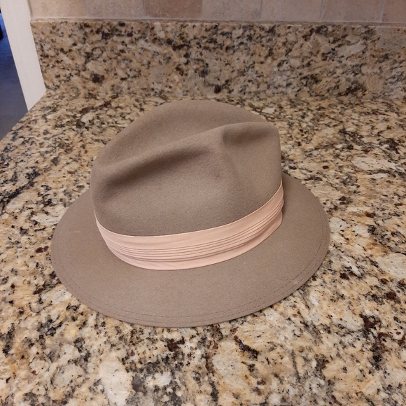 Fedora hat - Picture 3 of 6